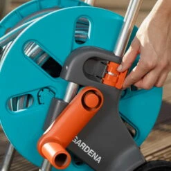 Schlauchwagen AquaRoll S, Gardena, Schlauchlängen Bis 15 M -Naturgrün Verkaufsgeschäft 0930200441 Schlauchwagen Aqua Roll S Set kpl mit 20m Schlauch und Systemteilen 3 61598