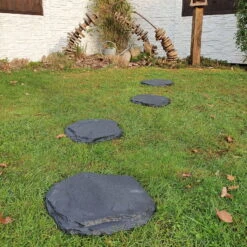 Beton-Trittstein 'Typ A', Anthrazit, In Natursteinoptik, 42 X 37 X 3 Cm -Naturgrün Verkaufsgeschäft 0990100376 Koelle Beton Trittstein Typ A in Natursteinoptik anthrazit 1 79085 1