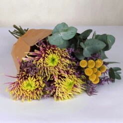Gemischter Blumenbund 'Baltazar' Inkl. Gratis Grußkarte -Naturgrün Verkaufsgeschäft 1025700010 DIY Mixbund Baltazar Chrysanth Craspedia Euka Statice 2 94432