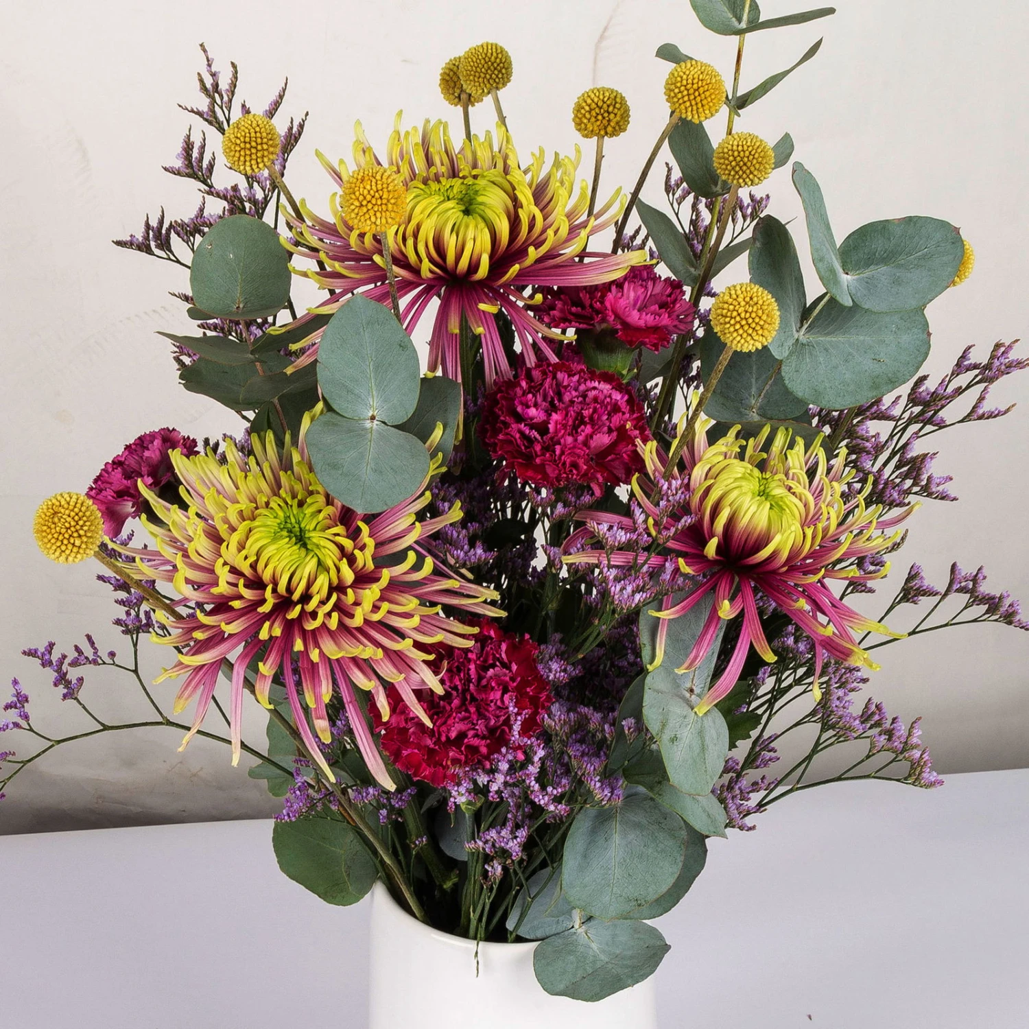 Gemischter Blumenbund 'Baltazar Mit Nelke' Inkl. Gratis Grußkarte 1 Gemischter Blumenbund 'Baltazar Mit Nelke' Inkl. Gratis Grußkarte