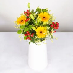 Gemischter Blumenbund 'Sonnentag' Inkl. Gratis Grußkarte 5 Gemischter Blumenbund 'Sonnentag' Inkl. Gratis Grußkarte -Naturgrün Verkaufsgeschäft 1025700015 DIY Mixbund Sonnentag Germini Hypericum Statice Lilie Santini 2 94588