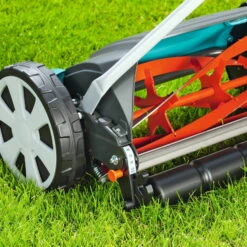 Gardena Comfort Spindelmäher, 400 C / 40 Cm, Für Max. Fläche 250 M² -Naturgrün Verkaufsgeschäft 2910600028 Comfort Spindelmaeher 400C 40cm fuer max Flaeche 250 Quadratmeter 1 61657