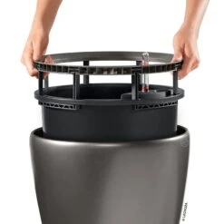 LECHUZA Classico Premium LS, All-in-One-Set, Anthrazit-metallic, Ø 28 Cm H:26 Cm 6 LECHUZA Classico Premium LS, All-in-One-Set, Anthrazit-metallic, Ø 28 Cm H:26 Cm -Naturgrün Verkaufsgeschäft 3325100223 Classico Premium 28LS anthrazit All in One Set D28xH26cm RGB 4 7762 1